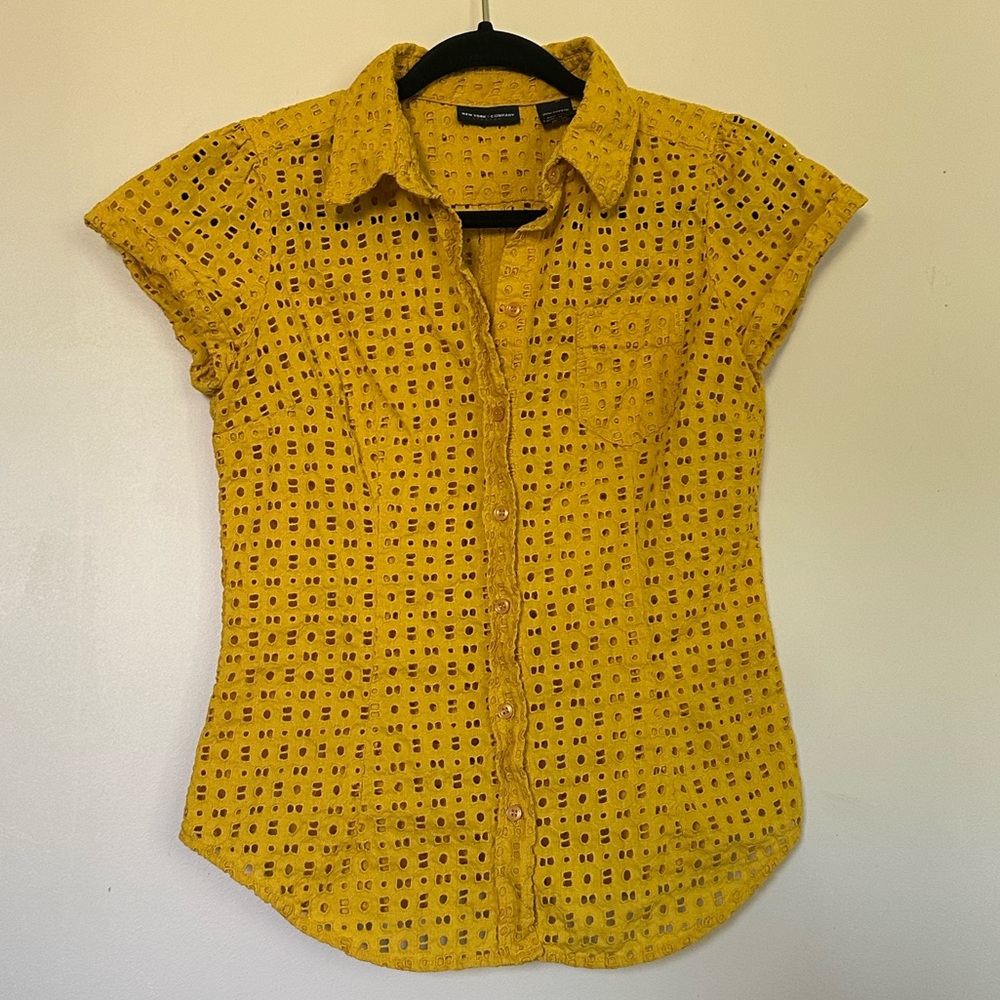 ❗️3/15 Sale❗️New York & Company Yellow Cap Sleeve Eyelet Top